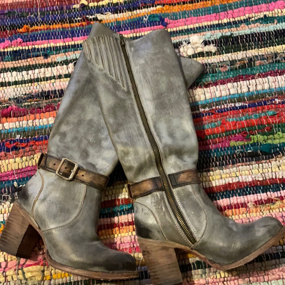 Holland tall grey heel boots. Size 6